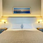 Strandhotel מלון