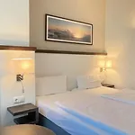 Strandhotel 3* גראל-מוריץ